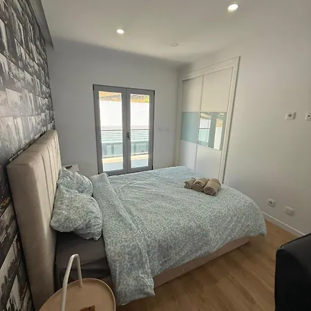 Moradia Familiar E Aconchegante Em