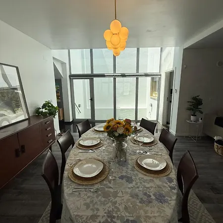 Moradia Familiar E Aconchegante Em 펜션 Canecas