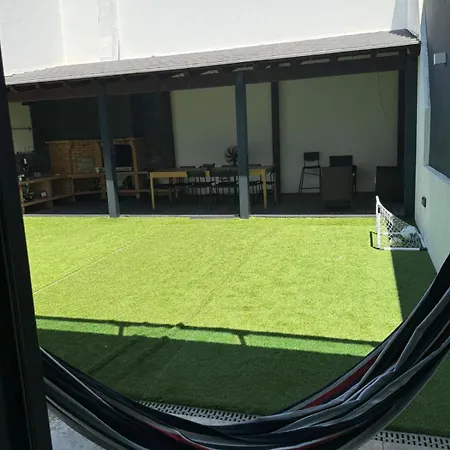 Moradia Familiar E Aconchegante Em